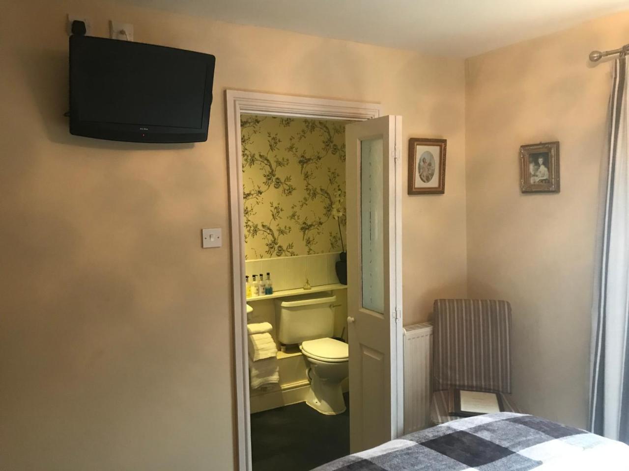 Bed and Breakfast The Kings Arms Мелтон-Моубрей Экстерьер фото