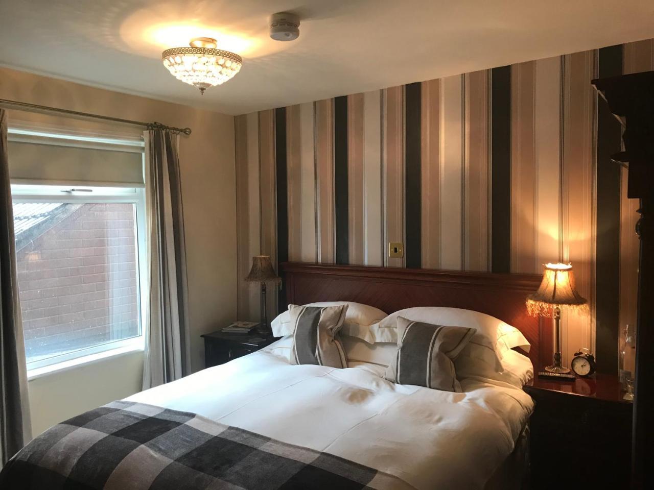 Bed and Breakfast The Kings Arms Мелтон-Моубрей Экстерьер фото